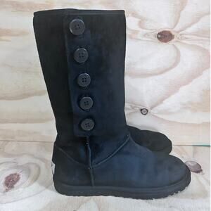 UGG Australia - Lo Pro Button Fold Over - Boots - Black - Women's - 7 - S/N 3387